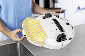 Робот пылесос с функцией влажной уборки Karcher RCV 3 - изображение 3